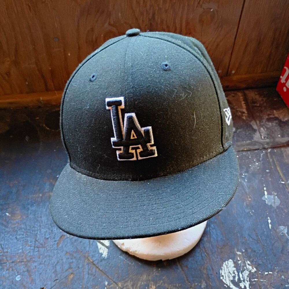 New Era 59FIFTY LA Fitted Baseball Cap Hat in Black, 59FIFTY Style